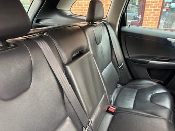 VOLVO XC60 2.4 D5 SE Lux Nav SUV 5dr Diesel Auto AWD Euro 6 (s/s) (220 ps)