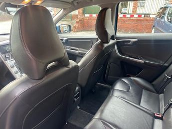 VOLVO XC60 2.4 D5 SE Lux Nav SUV 5dr Diesel Auto AWD Euro 6 (s/s) (220 ps)