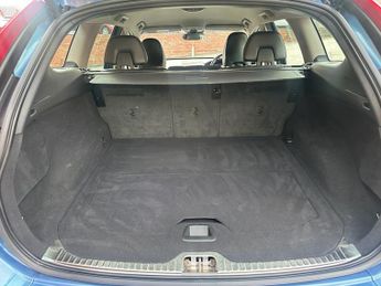 VOLVO XC60 2.4 D5 SE Lux Nav SUV 5dr Diesel Auto AWD Euro 6 (s/s) (220 ps)