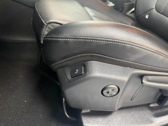 VAUXHALL GRANDLAND X 1.6 13.2kWh Ultimate Nav SUV 5dr Petrol Plug-in Hybrid Auto 4WD 