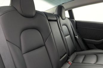 TESLA Model 3 Standard Range Plus Saloon 4dr Electric Auto RWD (241 bhp)