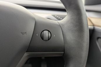 TESLA Model 3 Standard Range Plus Saloon 4dr Electric Auto RWD (241 bhp)