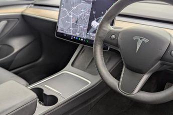 TESLA Model 3 Standard Range Plus Saloon 4dr Electric Auto RWD (241 bhp)