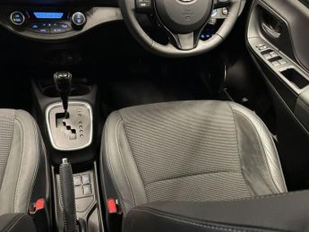 TOYOTA YARIS 1.5 VVT-h Excel Hatchback 5dr Petrol Hybrid E-CVT Euro 6 (s/s) (