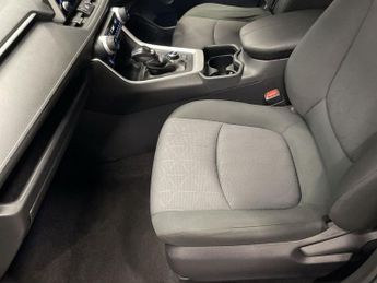 TOYOTA RAV4 2.5 VVT-h Design SUV 5dr Petrol Hybrid CVT 4WD Euro 6 (s/s) (222