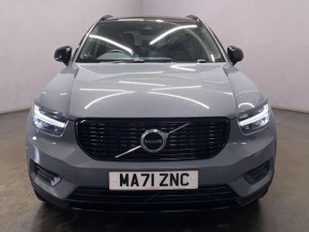 VOLVO XC40 2.0 B4 MHEV R-Design SUV 5dr Petrol Hybrid Auto Euro 6 (s/s) (19