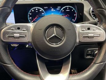 MERCEDES-BENZ GLA 2.0 GLA200d AMG Line (Premium) SUV 5dr Diesel 8G-DCT Euro 6 (s/s