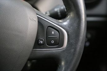 RENAULT CAPTUR 1.5 dCi ENERGY Dynamique Nav SUV 5dr Diesel Auto Euro 6 (s/s) (9