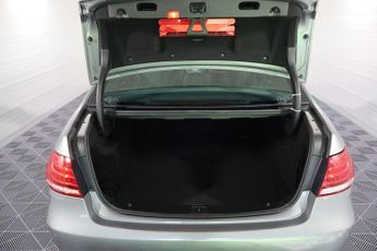 MERCEDES-BENZ E-CLASS 2.1 E250 CDI SE Saloon 4dr Diesel G-Tronic+ Euro 5 (s/s) (204 ps