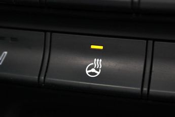 HYUNDAI SANTA FE 2.2 CRDi Premium SE SUV 5dr Diesel Auto 4WD Euro 6 (s/s) 7 Seat 