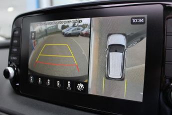 HYUNDAI SANTA FE 2.2 CRDi Premium SE SUV 5dr Diesel Auto 4WD Euro 6 (s/s) 7 Seat 