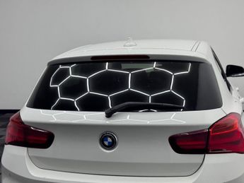 BMW 1 SERIES 1.5 118i GPF M Sport Shadow Edition Hatchback 5dr Petrol Auto Eu