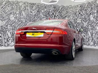 JAGUAR XF 2.2d Premium Luxury Saloon 4dr Diesel Auto Euro 5 (s/s) (200 ps)