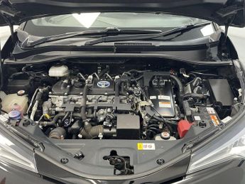 TOYOTA C-HR 1.8 VVT-h Icon SUV 5dr Petrol Hybrid CVT Euro 6 (s/s) (122 ps) -