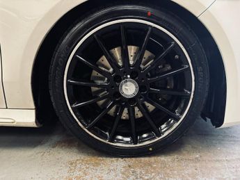 MERCEDES-BENZ CLA 2.1 CLA220d AMG Line Shooting Brake 5 Door Diesel Automatic Whit