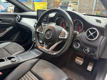 MERCEDES-BENZ CLA 2.1 CLA220d AMG Line Shooting Brake 5 Door Diesel Automatic Whit