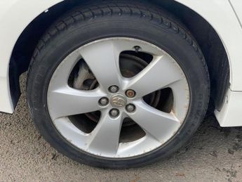 TOYOTA PRIUS 1.8 VVT-h T Spirit Hatchback 5dr Petrol Hybrid CVT Euro 5 (s/s) 