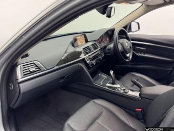 BMW 3 SERIES 2.0 320i Luxury Saloon 4dr Petrol Auto xDrive Euro 6 (s/s) (184 