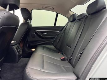 BMW 3 SERIES 2.0 320i Luxury Saloon 4dr Petrol Auto xDrive Euro 6 (s/s) (184 