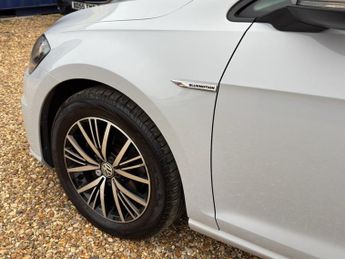 VOLKSWAGEN GOLF 1.5 TSI EVO GPF SE Hatchback 5dr Petrol DSG Euro 6 (s/s) (130 ps