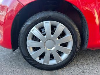 PEUGEOT 107 1.0 12V Urban Hatchback 3dr Petrol 2 Tronic Euro 4 (68 ps)