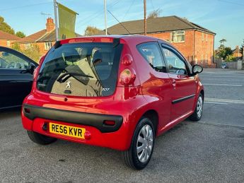 PEUGEOT 107 1.0 12V Urban Hatchback 3dr Petrol 2 Tronic Euro 4 (68 ps)