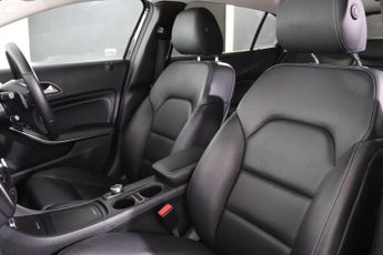 MERCEDES-BENZ 180 2.1 GLA200d Sport (Premium) SUV 5dr Diesel 7G-DCT 4MATIC Euro 6 