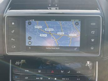 JAGUAR XE 2.0d R-Sport Saloon 4dr Diesel Auto Euro 6 (s/s) (180 ps)
