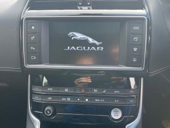 JAGUAR XE 2.0d R-Sport Saloon 4dr Diesel Auto Euro 6 (s/s) (180 ps)