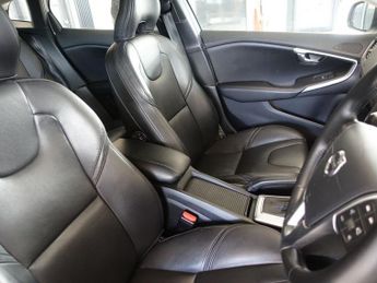 VOLVO V40 1.5 T3 Inscription Hatchback 5dr Petrol Auto Euro 6 (s/s) (152 p