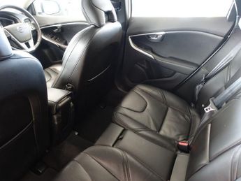 VOLVO V40 1.5 T3 Inscription Hatchback 5dr Petrol Auto Euro 6 (s/s) (152 p