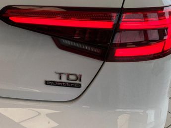 AUDI A4 3.0 TDI V6 S line Saloon 4dr Diesel Tiptronic quattro Euro 6 (s/