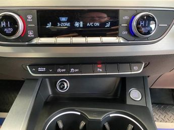 AUDI A4 3.0 TDI V6 S line Saloon 4dr Diesel Tiptronic quattro Euro 6 (s/