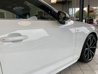 AUDI A4 3.0 TDI V6 S line Saloon 4dr Diesel Tiptronic quattro Euro 6 (s/