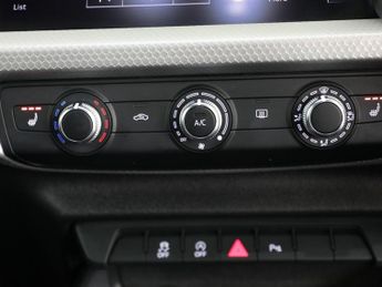 AUDI A1 1.0 TFSI 25 S line Sportback 5dr Petrol S Tronic Euro 6 (s/s) (9