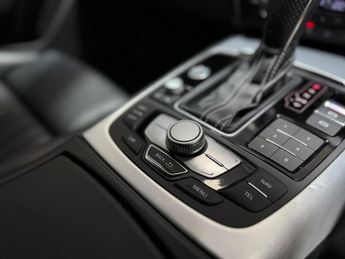 AUDI A6 AVANT 2.0 TDI ultra S line Estate 5dr Diesel S Tronic Euro 6 (s/s) (19