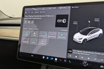 TESLA Model 3 (Dual Motor) Long Range Saloon 4dr Electric Auto 4WDE (346 ps)