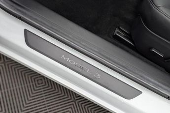 TESLA Model 3 (Dual Motor) Long Range Saloon 4dr Electric Auto 4WDE (346 ps)