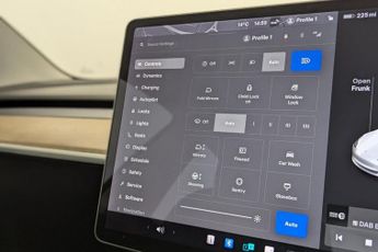 TESLA Model 3 (Dual Motor) Long Range Saloon 4dr Electric Auto 4WDE (346 ps)