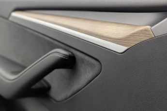 TESLA Model 3 (Dual Motor) Long Range Saloon 4dr Electric Auto 4WDE (346 ps)