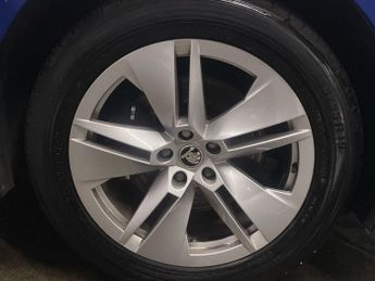 SKODA ENYAQ 62kWh 60 SUV 5dr Electric Auto (DC120kW) (179 ps)