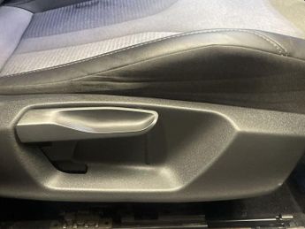 SKODA ENYAQ 62kWh 60 SUV 5dr Electric Auto (DC120kW) (179 ps)