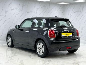 MINI HATCH 1.5 Cooper Classic Hatchback 3dr Petrol Steptronic Euro 6 (s/s) 