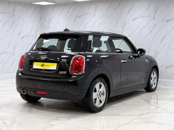 MINI HATCH 1.5 Cooper Classic Hatchback 3dr Petrol Steptronic Euro 6 (s/s) 
