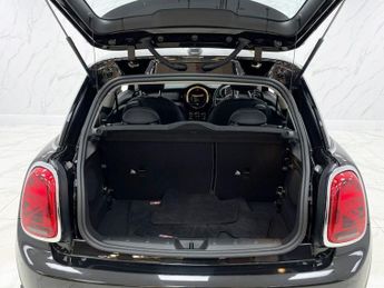 MINI HATCH 1.5 Cooper Classic Hatchback 3dr Petrol Steptronic Euro 6 (s/s) 