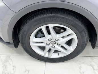 TOYOTA C-HR 1.8 VVT-h GPF Icon SUV 5dr Petrol Hybrid CVT Euro 6 (s/s) (122 p