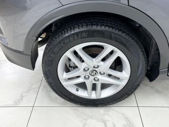 TOYOTA C-HR 1.8 VVT-h GPF Icon SUV 5dr Petrol Hybrid CVT Euro 6 (s/s) (122 p