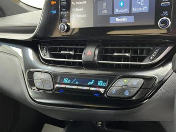 TOYOTA C-HR 1.8 VVT-h GPF Icon SUV 5dr Petrol Hybrid CVT Euro 6 (s/s) (122 p