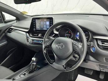 TOYOTA C-HR 1.8 VVT-h GPF Icon SUV 5dr Petrol Hybrid CVT Euro 6 (s/s) (122 p