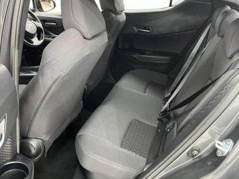 TOYOTA C-HR 1.8 VVT-h GPF Icon SUV 5dr Petrol Hybrid CVT Euro 6 (s/s) (122 p